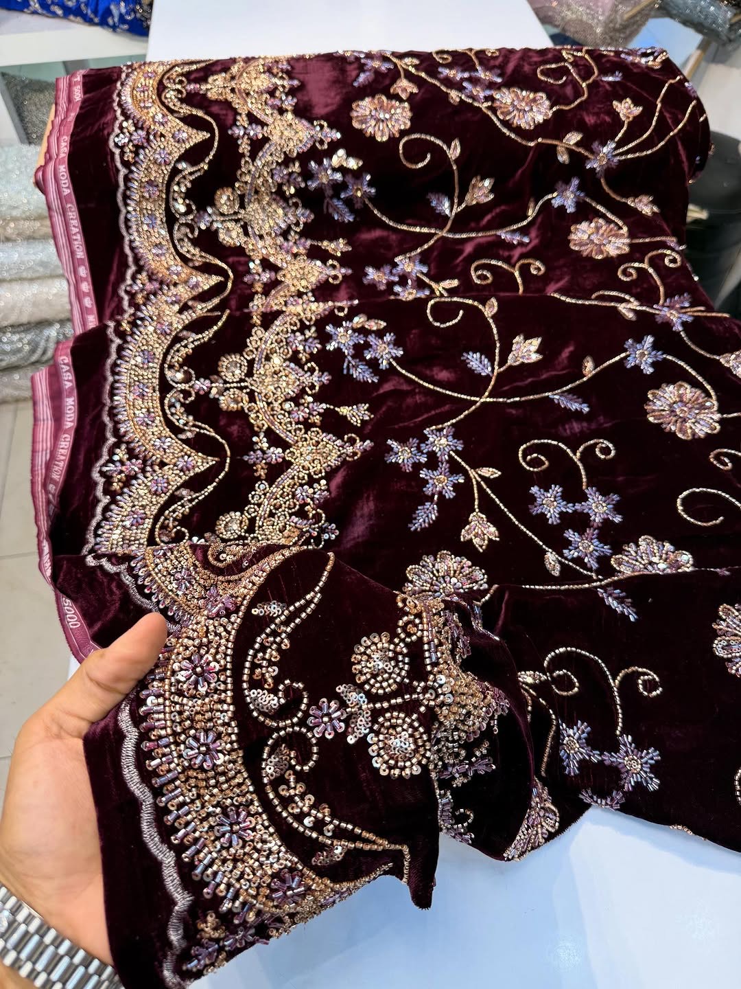 مخمل کارشده با ملیله